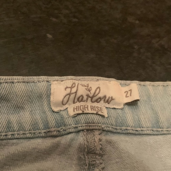 CROPPED HIGHRISE RIPPED JEAN SHORTS - Picture 3 of 3